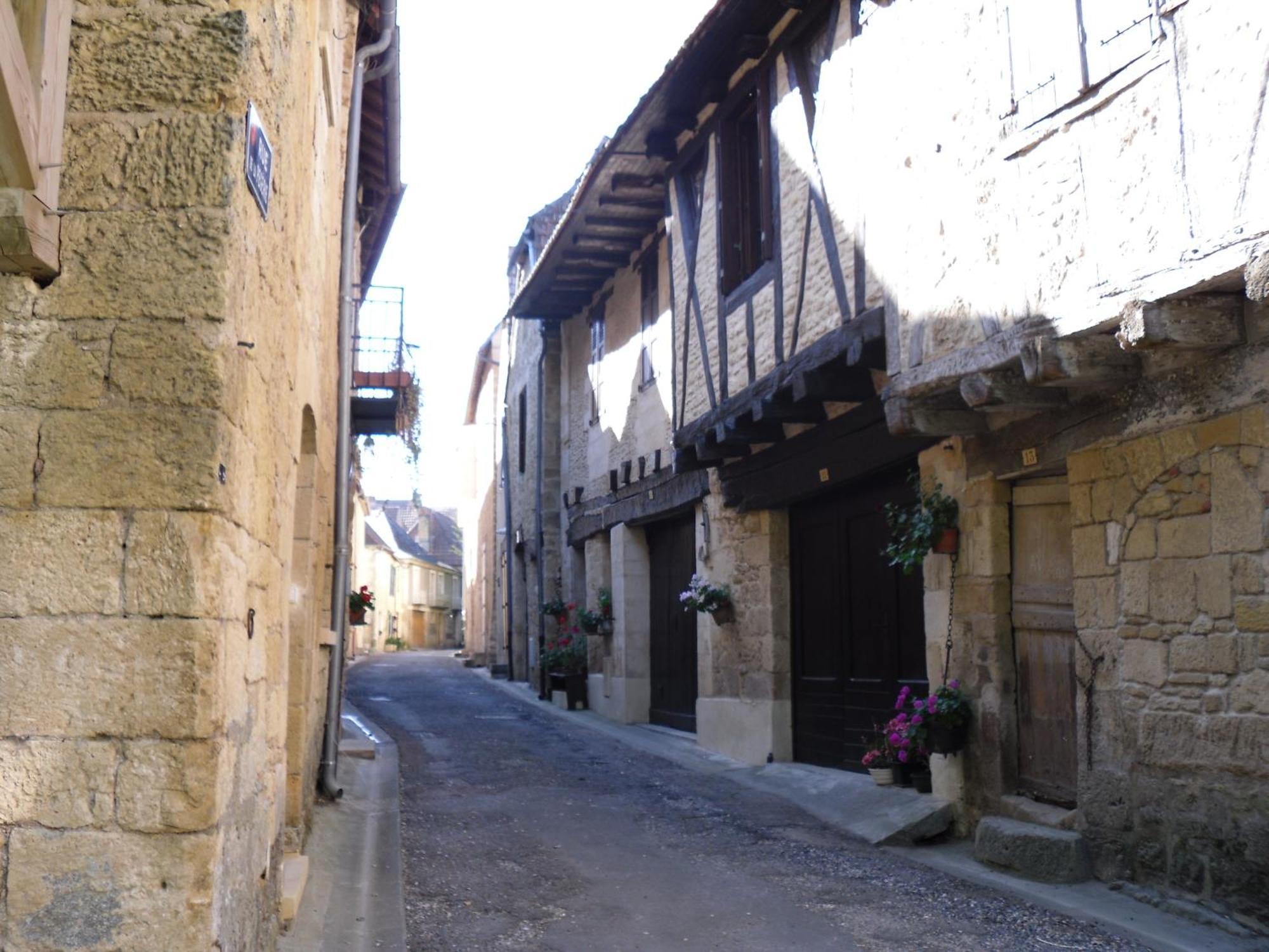 Hotel Le P'Tit Monde Montignac-Lascaux Exterior foto