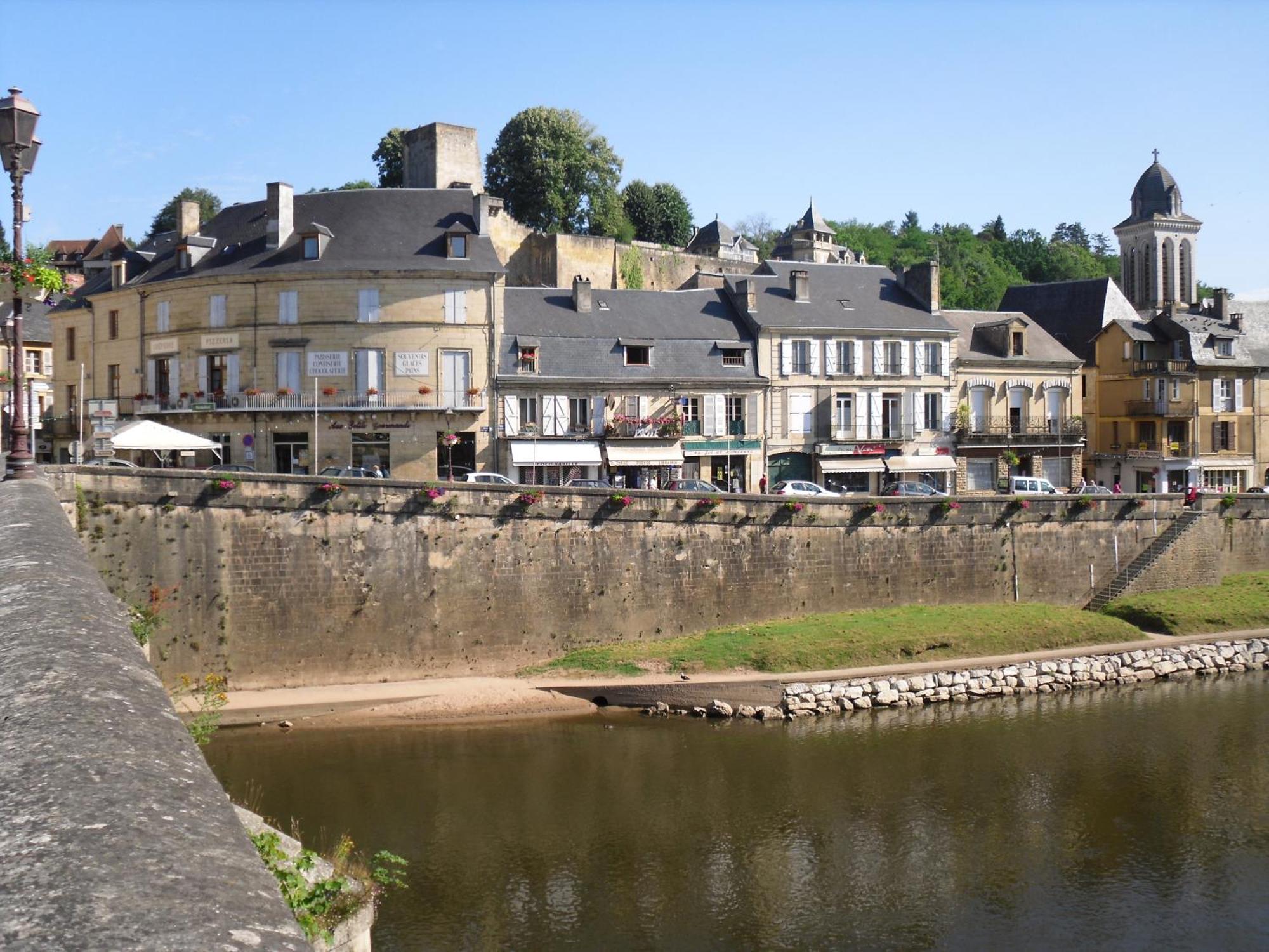 Hotel Le P'Tit Monde Montignac-Lascaux Exterior foto